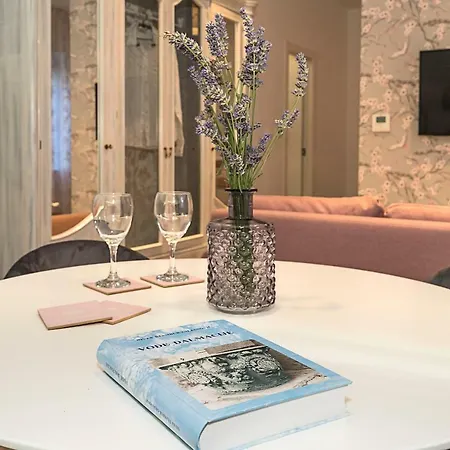 Studio Marcel Apartment *
